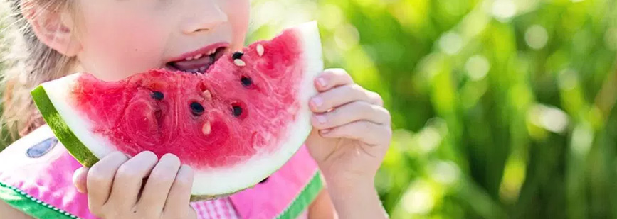 claves-para-que-tus-hijos-se-alimenten-de-forma-saludable-en-verano